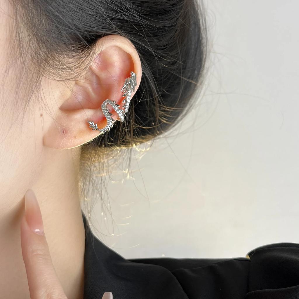 Shiny Rhinestone Snowflake Clip Earrings for Women No Perforation Fashion Exquisite Geometric Ear Cuffs Christmas Jewelry Gifts