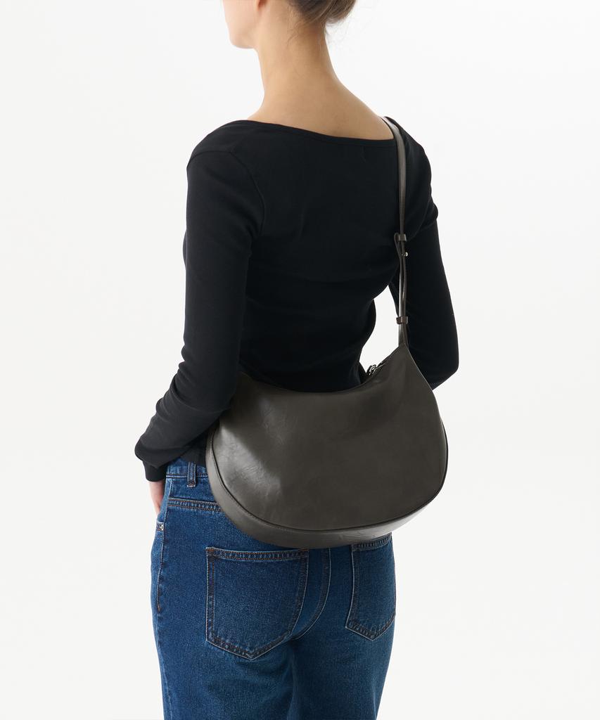 Musinsa Standard Woman Fat Crescent Shoulder Bag [Khaki Grey]