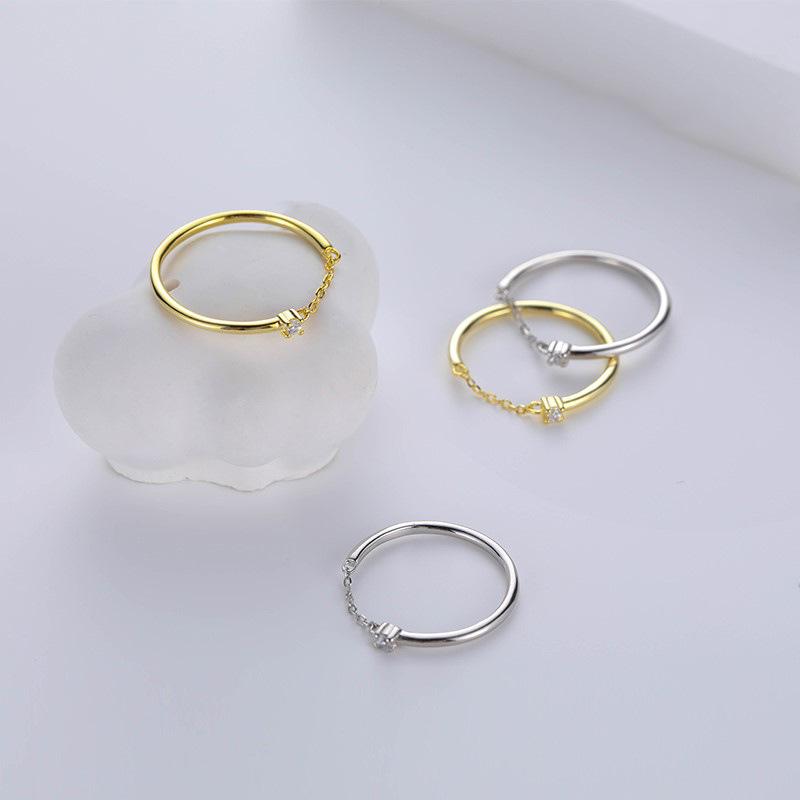 S925 Sterling Silver Chain Ring with Single Diamond – High-End, Niche Design for Women's Index or Pinky Finger.