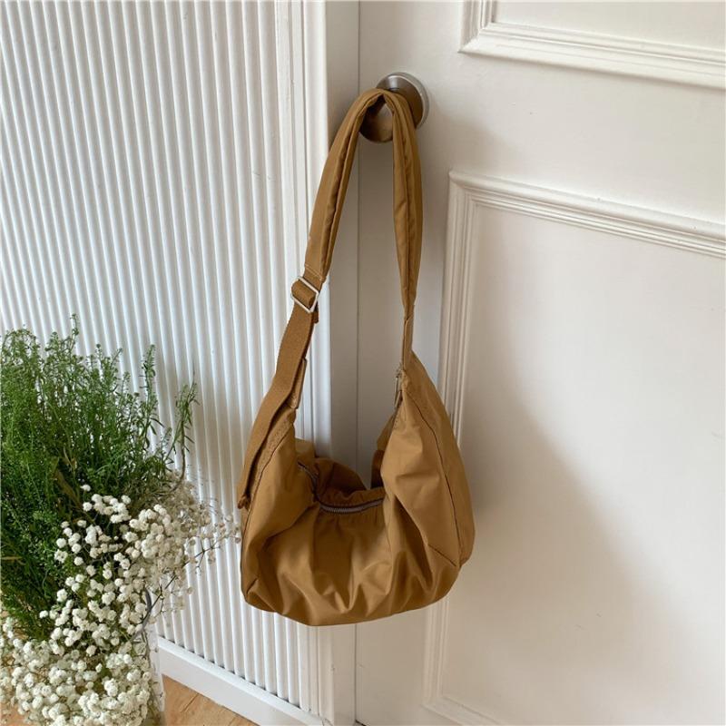 Large Capacity Nylon Shoulder Bag Women Casual Crossbody Sling Bag Lightweight Everyday Tote with Wide Adjustable Strap Crescent Bag