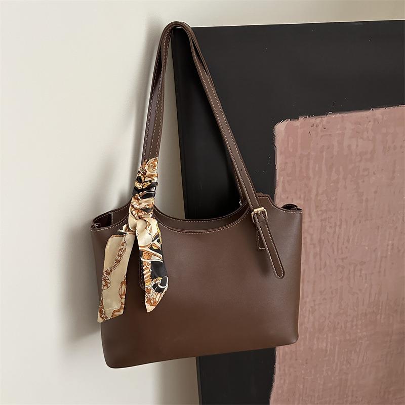 Early spring new high-end solid color tote bag silk scarf shoulder bag large-capacity commuter women's bag simple and versatile