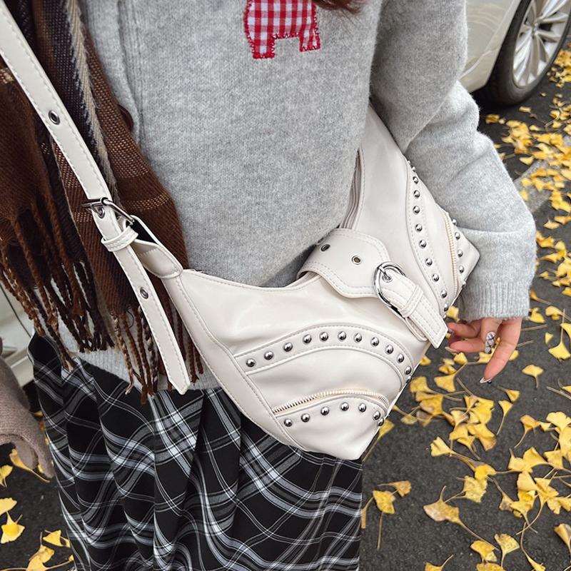 PU Leather Shoulder Bag for Women Rivets Studded Crescent Bag Buckle Underarm Bag Large Capacity Hobo Bag for Work Travel CLE