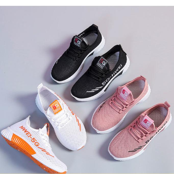 Sapatos de malha femininos respiráveis para todos os tipos de estudantes, tênis de malha para o verão, sapatos casuais para mães