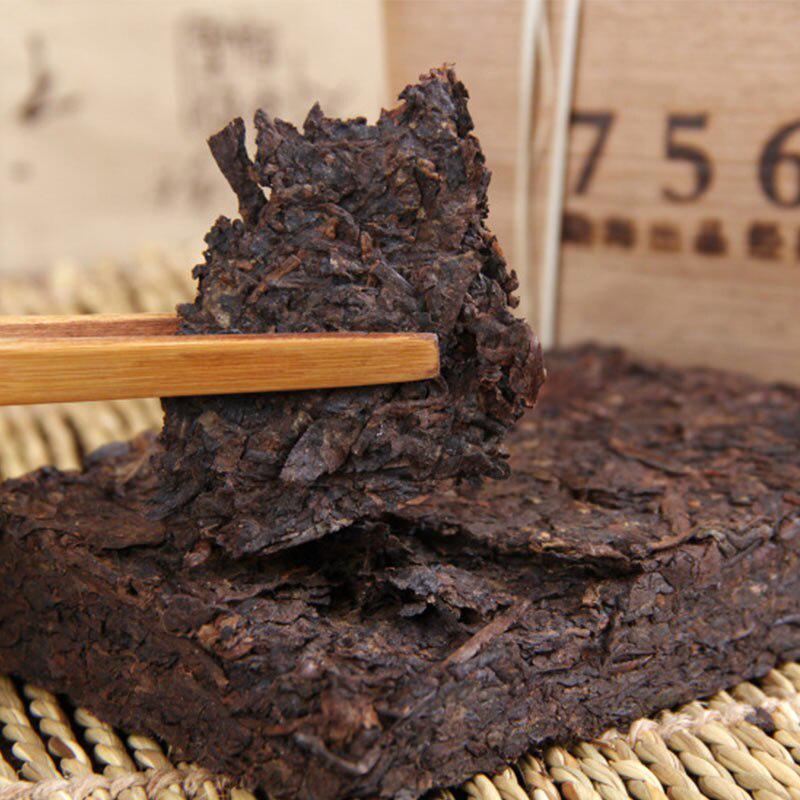 Yunnan Menghai Stare Drzewo Shu Puerh Wyprodukowane przez 2008 Puer Materiał Dojrzała Puer 7562 Herbata Cegła 250g