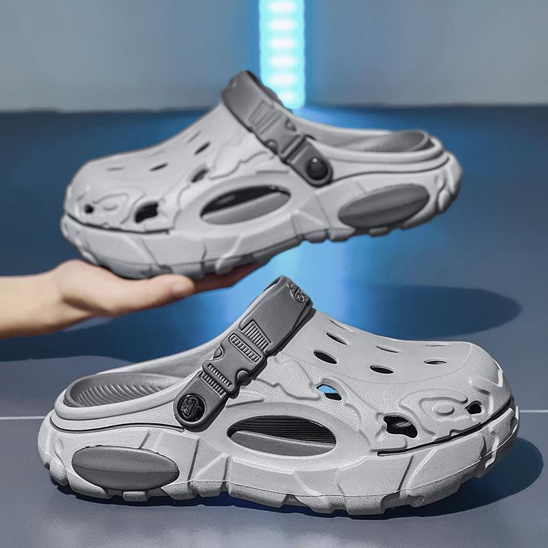 Men s Large Size Breathable Closed-Toe Outdoor Sandals with Non-Slip Thick Sole