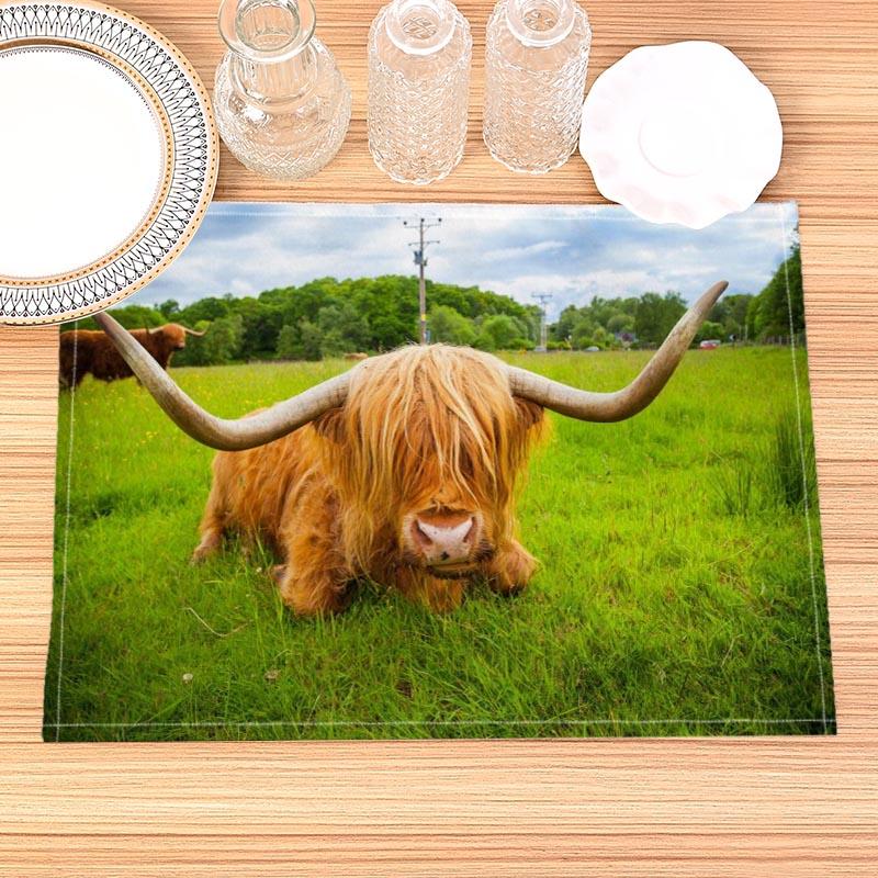Highland Cow Placemat Cotton Linen Fabric Table Mats Family Dinner Tableware Kitchen Size 30X45cmTable Mat