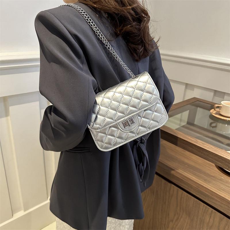 Trendy Korean Style Mini Shoulder Bag For Women In Chic Black Or Pink Color