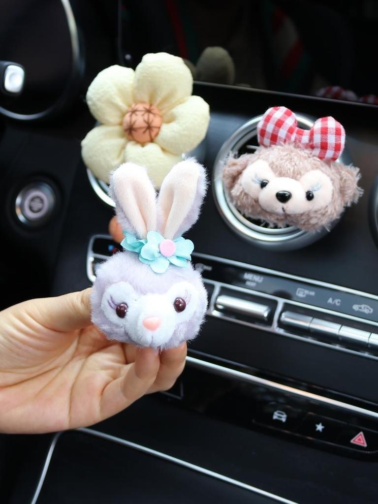Cute Cartoon Car Air Vent Aromatherapy Clip Decorative Interior Car Accessory