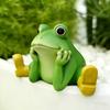 Sitting Frog Statue Resin Frog Stretching His Legs Ornament Garden Frog Figurine for Outdoor Indoor Plant Pot Desk Shelf Decoration