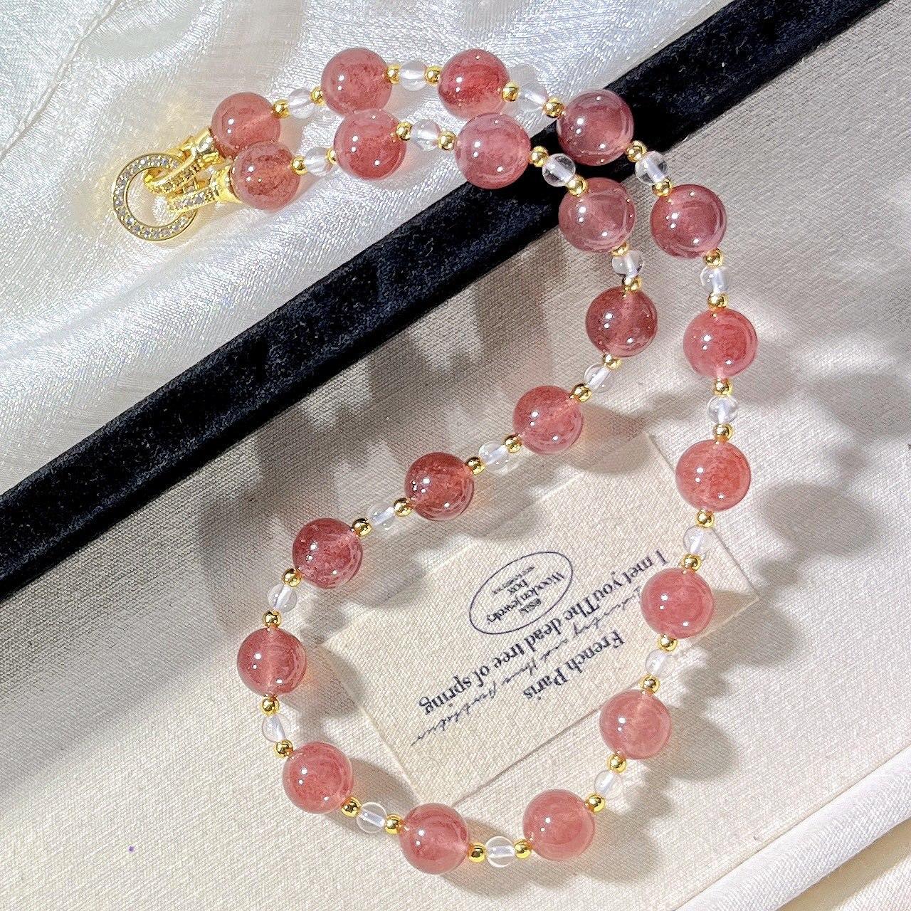 10Mm Pigeon Blood Red High Quality Natural Strawberry Crystal White Crystal Design Necklace Clavicle Chain