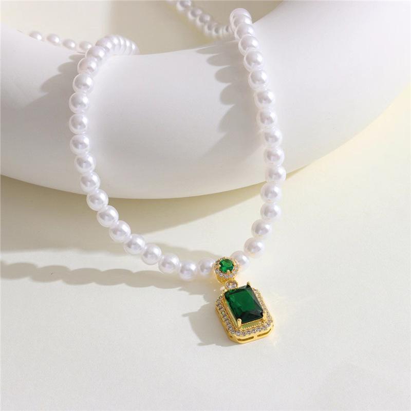 High-End Freshwater Pearl Necklace with Emerald Pendant - Women's Elegant Choker Gift