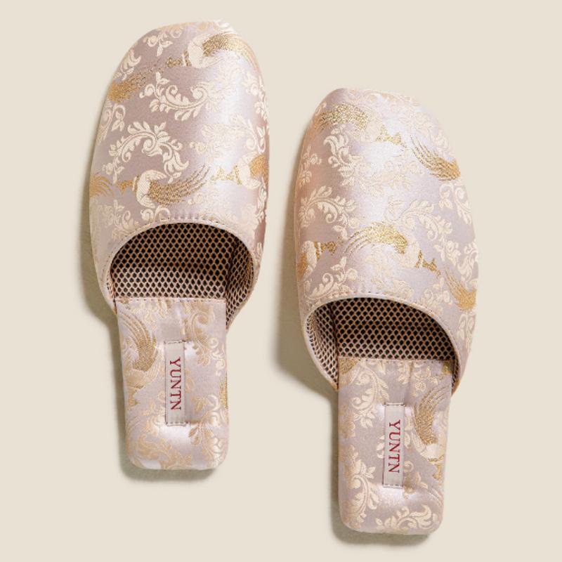 Fashion Elegant Peacock Pattern Embroider Slippers Women Luxury Brand Designer Shoes Comfortable Soft Non-slip Lightweight Home Slippers