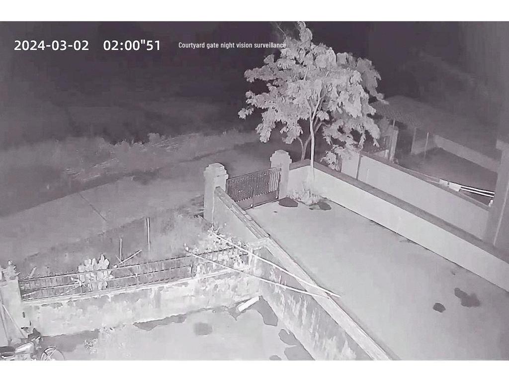 4G Dual-Lens Solar Surveillance Camera Set with Free Shipping