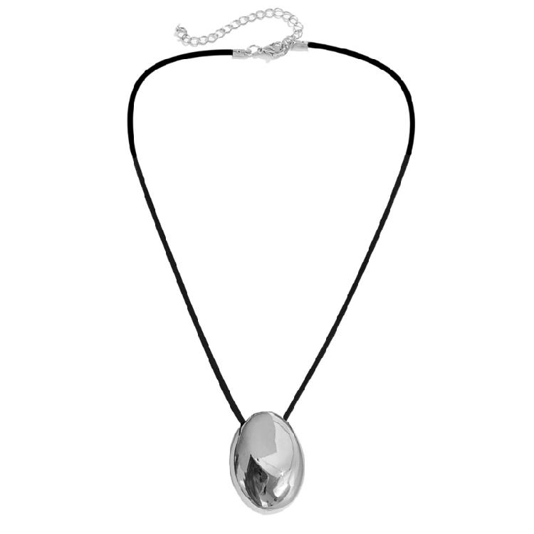 Modische Metall Oval Anhänger Halskette Damenmode Schlüsselbeinkette Schmuck Handgefertigt PU Lederkordel Halskette