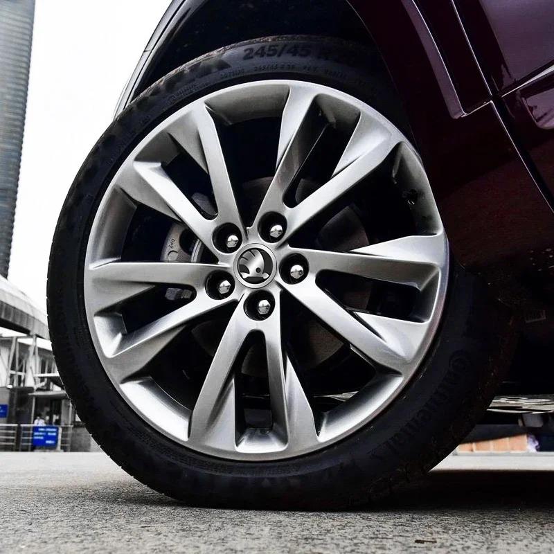 2025 Nové 4ks Krytky nábojů kol auta Kovové emblémy Samolepky Příslušenství Pro Skoda Octavia MK2 2 3 A5 A7 A8 Fabia Karoq Superb Rapid Ka