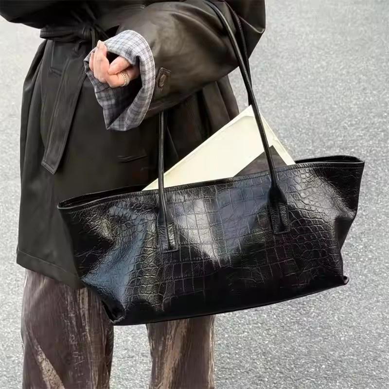 Yogodlns New Korean Trendy Y2K Black Shoulder Bag Crocodile Grain Pattern PU Leather Tote Bag Large Capacity Commute Travel Daily Handbag