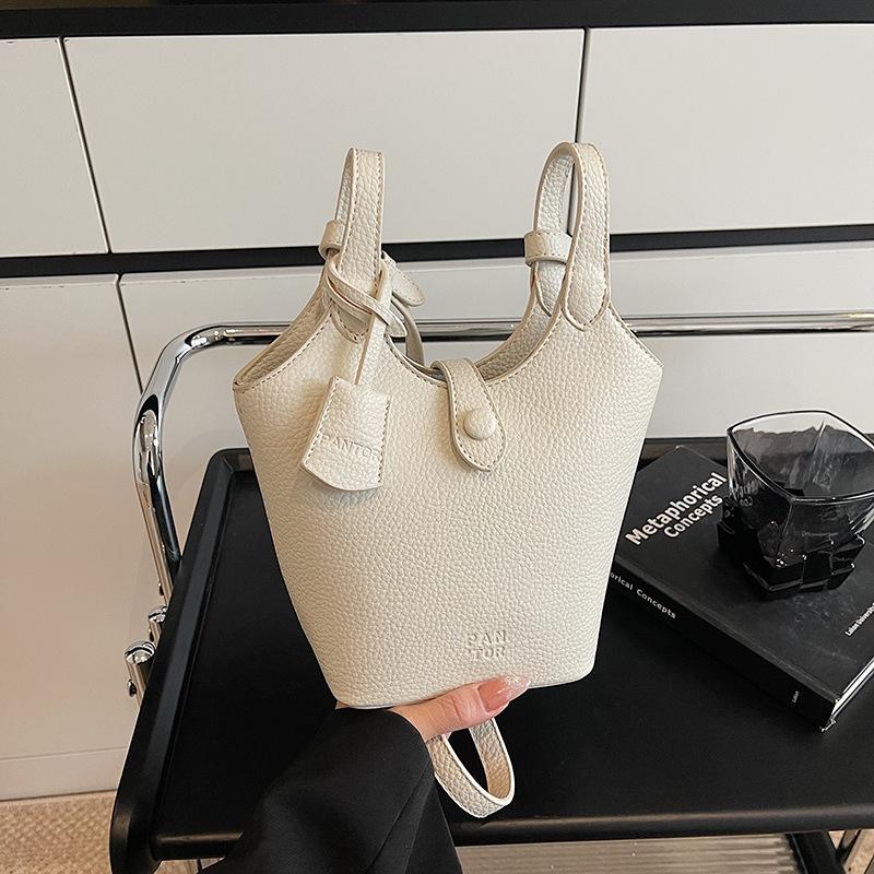 Нишевая текстура сумка под мышку женская сумка 2025 весна новая сумка-ведро простая на плечо через плечо сумка-корзина для овощей