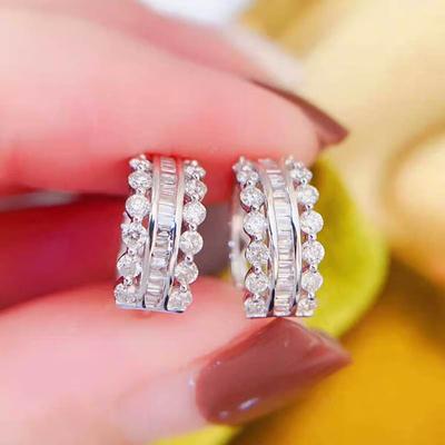 Orecchini a cerchio Huitan Chic Scintillanti in Zirconia Cubica Moda Moderna Temperamento Accessori per Orecchie da Donna Raffinati Gioielli da Festa