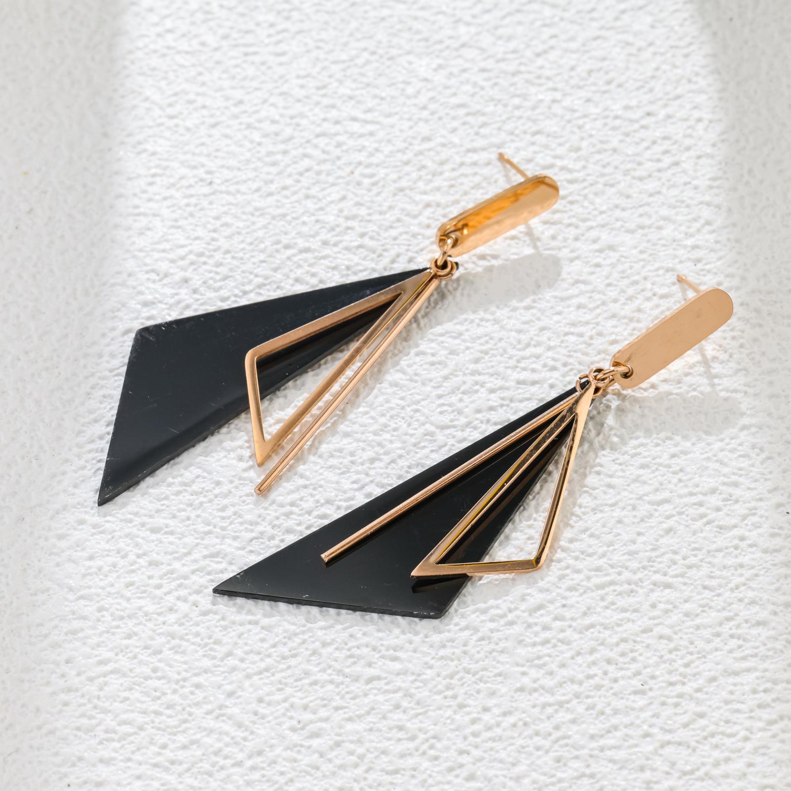 

Non-titanium steel long earrings modify face shape temperament fringed earrings triangle earrings niche personality design