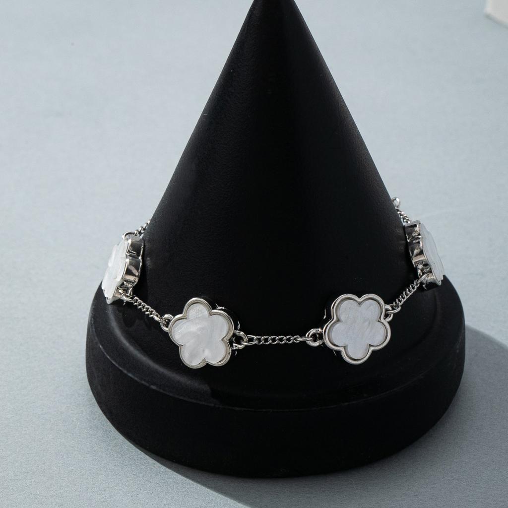 Popular four-leaf clover shape inlaid black and white acrylic bracelet neck chain clothing accessories trinkets