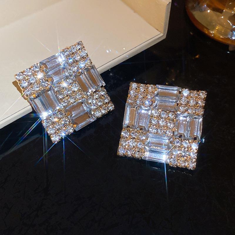 Shining Silver Needle Diamond Diamond Fashion Stud Earrings Personalized Design Sense Exquisite Earrings Light Luxury Premium Earrings