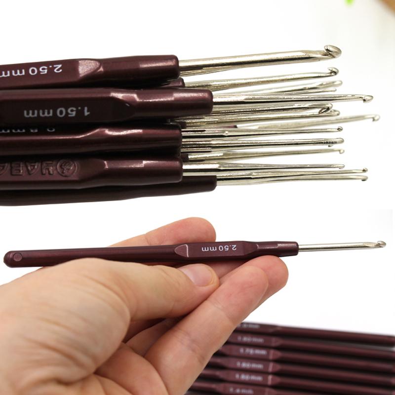 16pcs Brown Sweater Weaving Needles Kit, Thin Head Crochet Hook Set, Sizes 0.5mm-2.5mm Ideal for Sweater & Blankets & Doll Craft