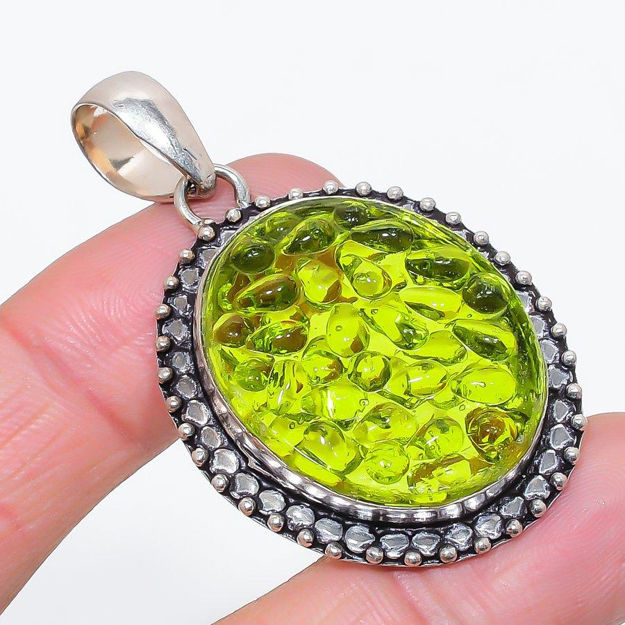 

Natural Moldavite Quartz Gemstone 925 Sterling Silver Jewelry Pendant 2.09 a0i94