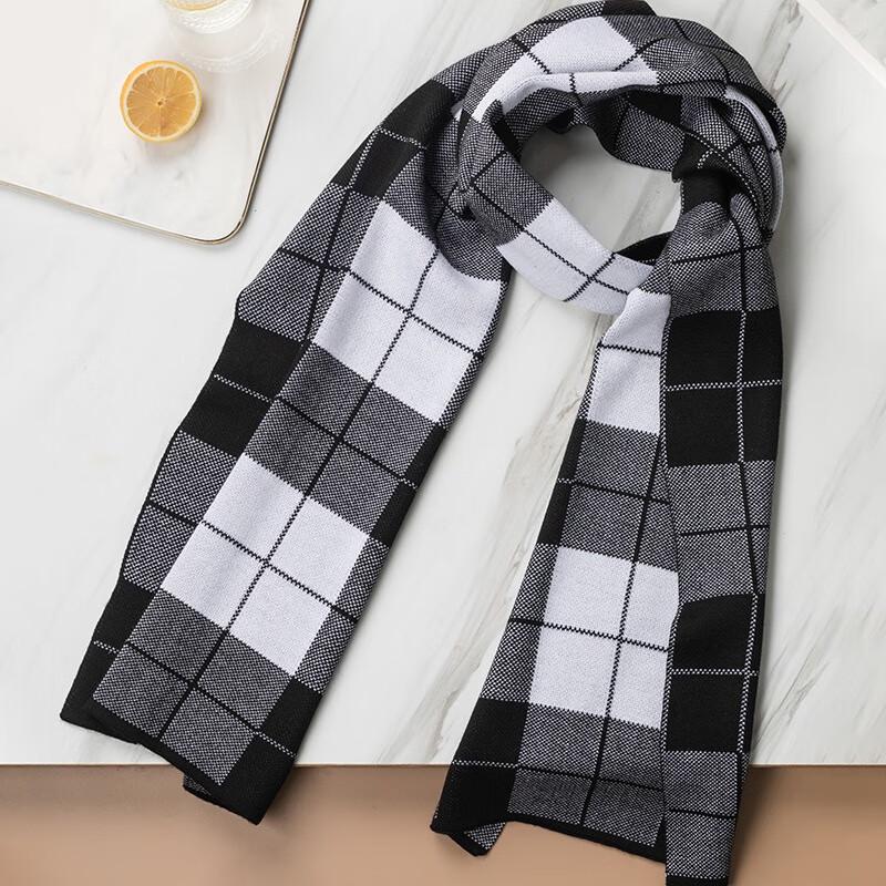 Warm Plaid Knitted Scarf