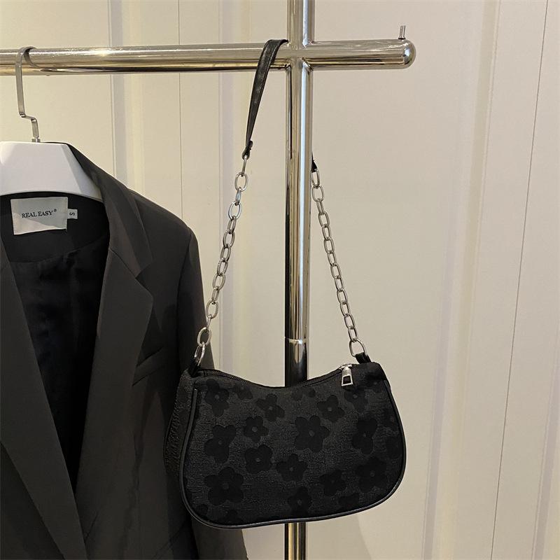 

Temperament gentle chain underarm bag women s new simple small square bag fashion temperament shoulder bag women чёрный