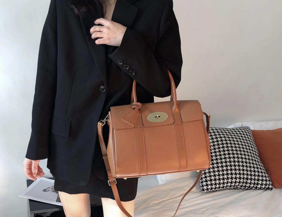 

Женская сумка-тоут Advanced Sense Lawyer Bao Gong Wen Bao из натуральной кожи, сумка Rose Battle Thoughts Yuan Quan, сумка в том же стиле 36x16.5x26.5cm коричневый