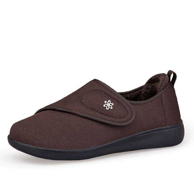 Winter new soft-soled non-slip walking shoes wide-headed cloth shoes women s loose large-size casual 42 коричневый