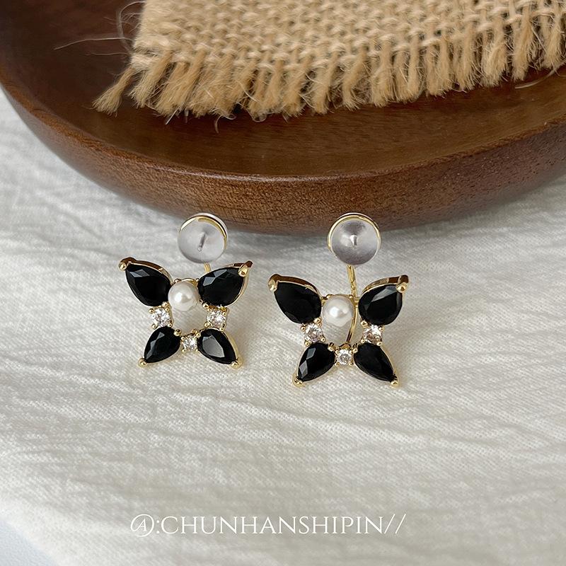 

Flash diamond butterfly silicone painless ear clips without ear piercings design black and white pearl stud earrings temperament earrings women