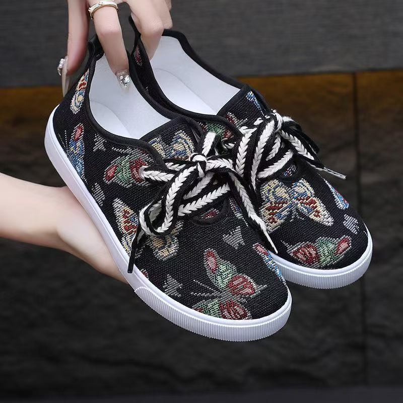 New low-top canvas shoes female student flat casual shoes sports casual board shoes lazy little white shoes