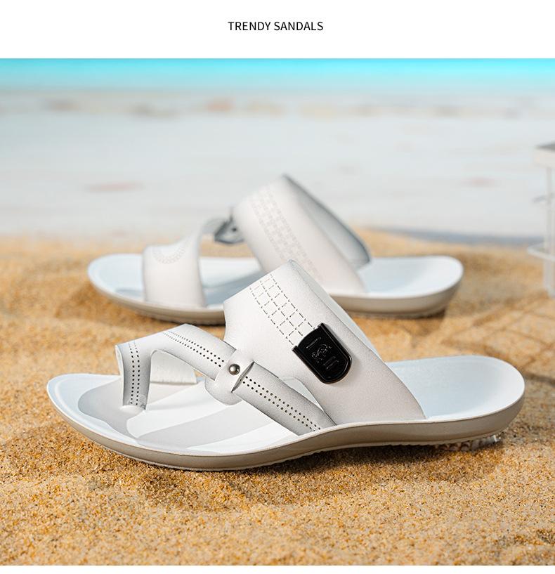 Men Wearing Flip-flops In Summer Are Casual, Simple and Versatile, with Flip-flops and Anti-slip Beach Sports Sandals