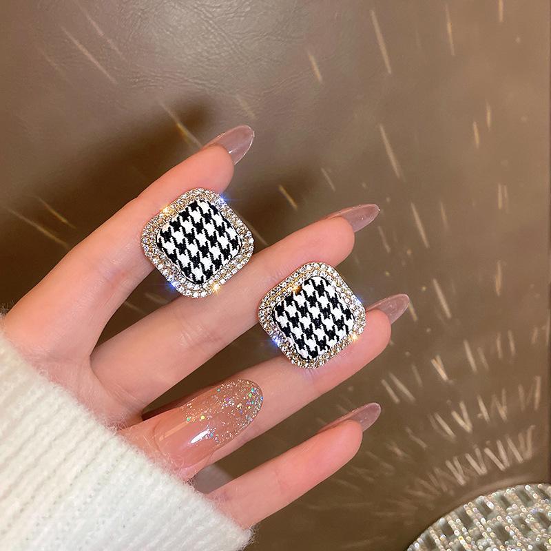 S925 Sterling Silver Square Houndstooth Rhinestone Stud Earrings - 2023 Elegant and Versatile Style
