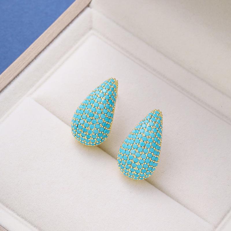 Elegant Teardrop Micro-Pave Diamond Stud Earrings for Women - Luxurious and Sparkling Accessories