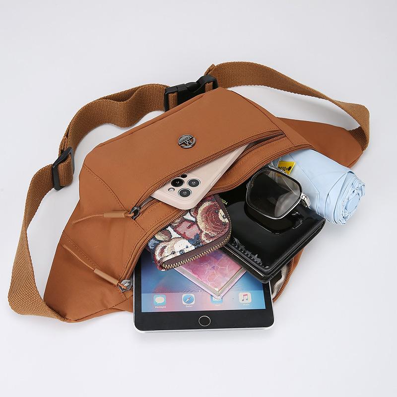 New Sports Go Out Fashion Chest Bag Women's Lightweight Joker Leisure Portable Purse Simple Commuter Shoulder Messenger Bag.