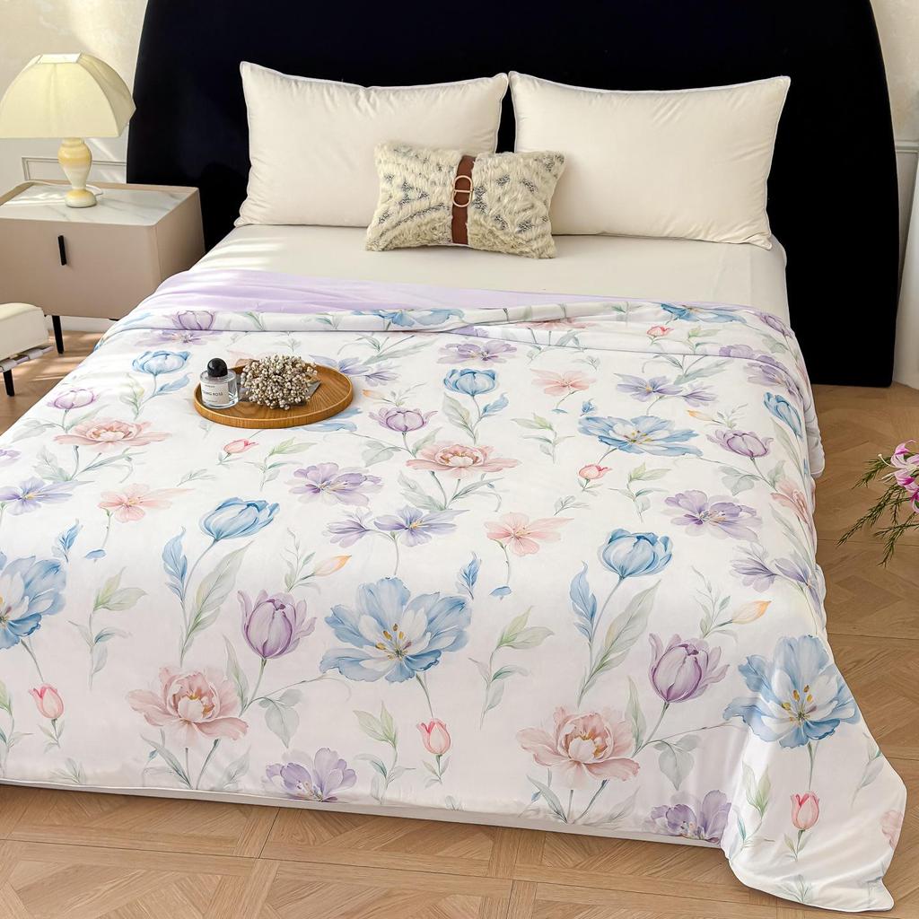 Cool Silk Summer Quilt: Lightweight, Breathable, Ideal for Home or Dorm Use