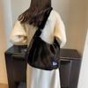 Plush bag women's large-capacity 2024 new autumn and winter versatile shoulder messenger bag, high-end plush bag
