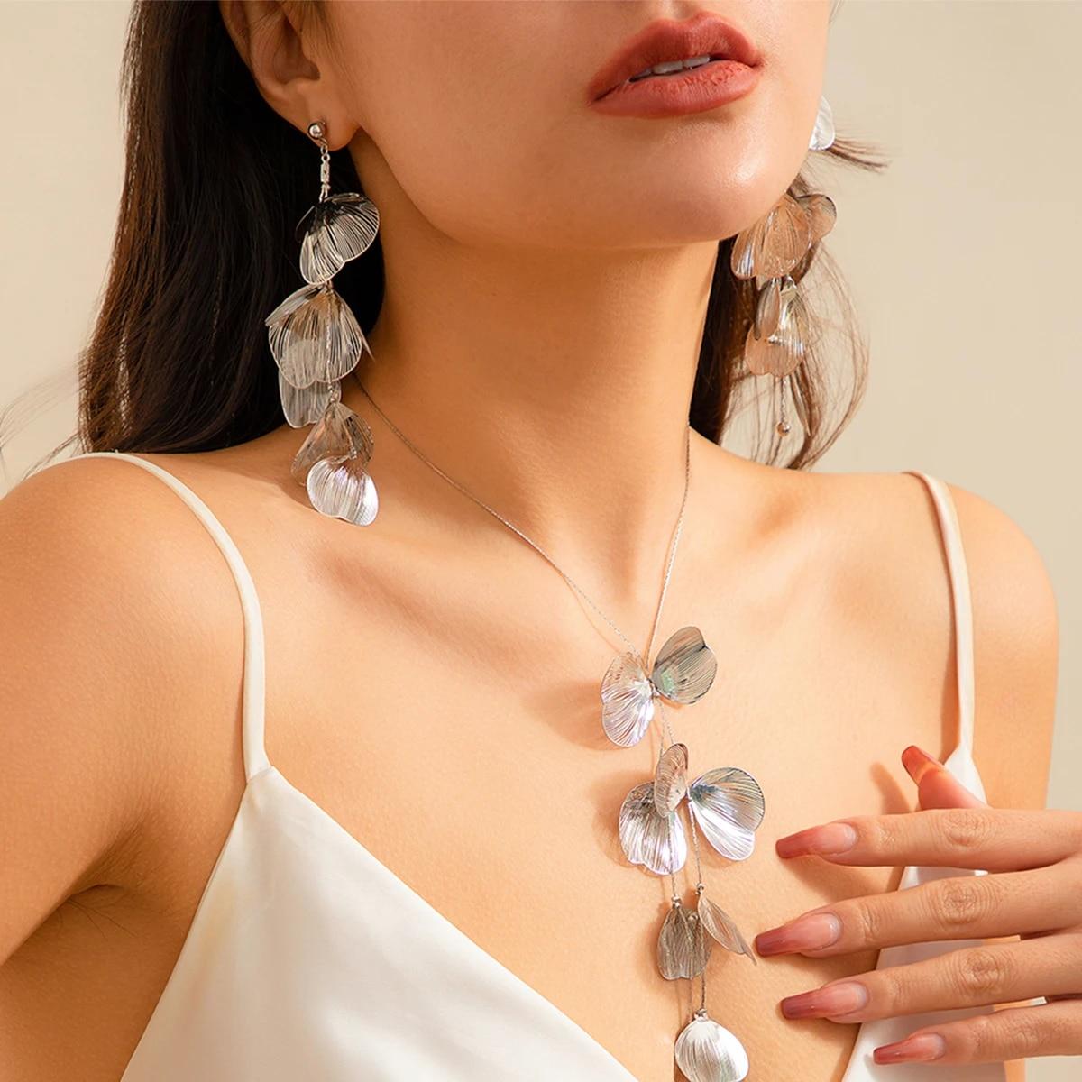

Aesthetic Elegant Ginkgo Leaf Pendant Earrings Necklace Set for Women Romantic Bridal Tassel Jewelry Set Party Neck Accessories