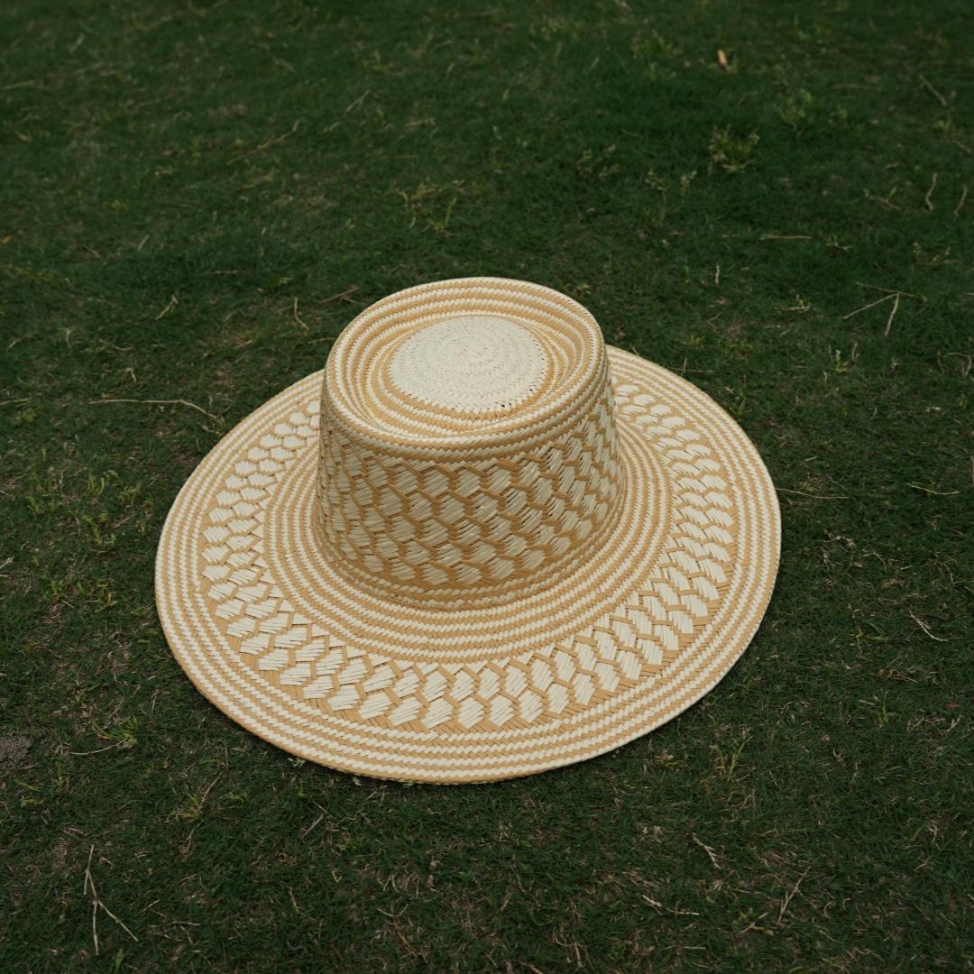 

French Japanese And Korean Beige Geometric Weaving Flat Top Top Top Hat Women S Summer Sunscreen Shade Resort Beach Big Brim Straw Hat M（56-58cm）