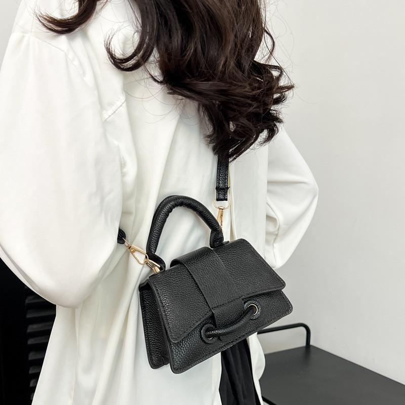 Stylish Pu Leather Shoulder Bag For Women Small Square Bag With Flap Cover Design