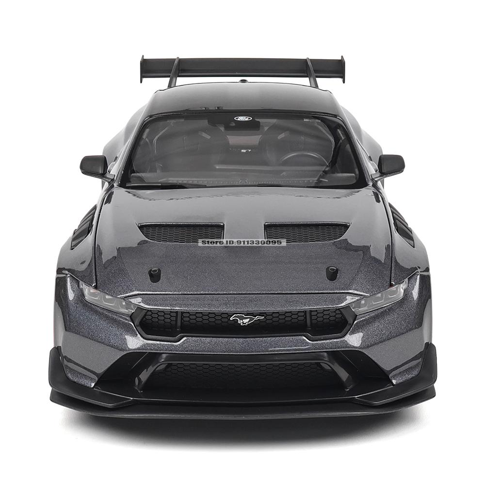 Maïsto 1:18 2025 Ford Mustang CTD Modèle de Voiture en Alliage Modèle Statique Moulé sous Pression Collection Cadeau Jouet Cadeau Base Noire