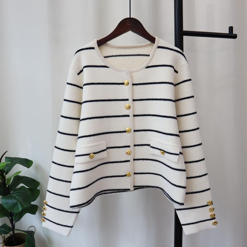 

Осень и зима новый полосатый вязаный двусторонний твидовый жакет темпераментный свободный контрастного цвета свитер кардиган женский one size fits all