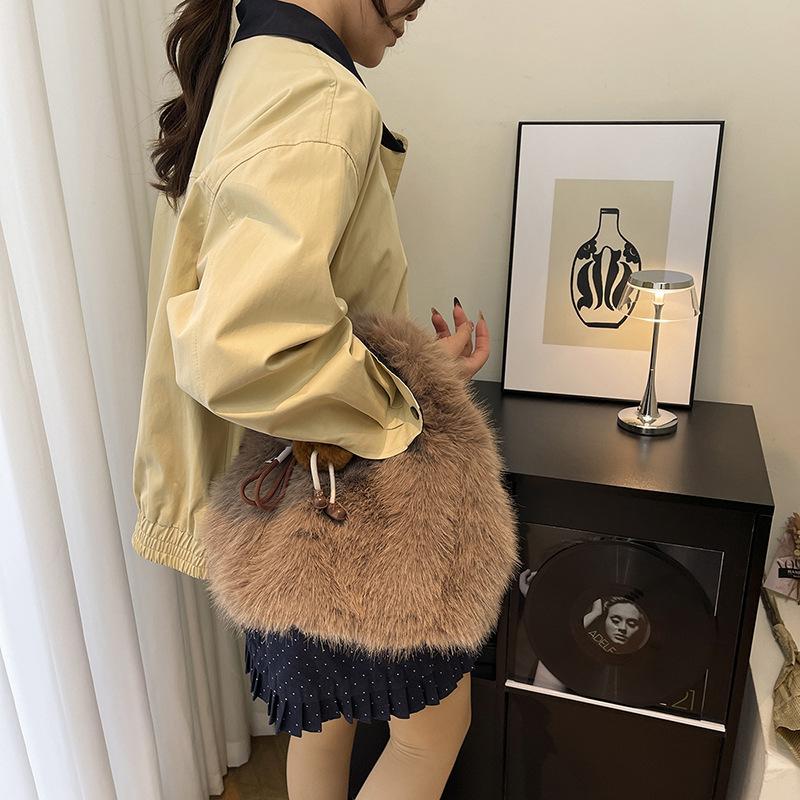 Flauschige Einfache Henkeltasche Neue Mini-Umhängetasche für Damen Elegante Winter-Tasche Bequem und Vielseitig Textur-Beuteltasche