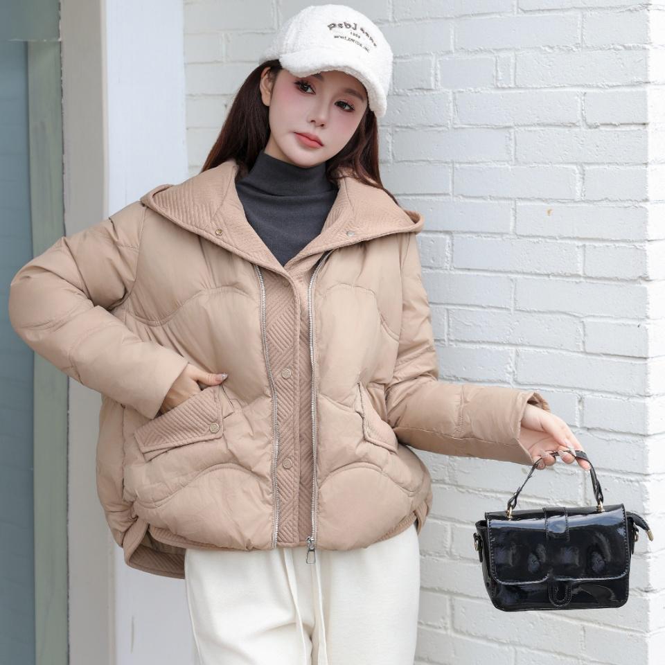 

2024 Новый пуховик с капюшоном женский зимний короткий модный белый утиный пух большого размера M хаки