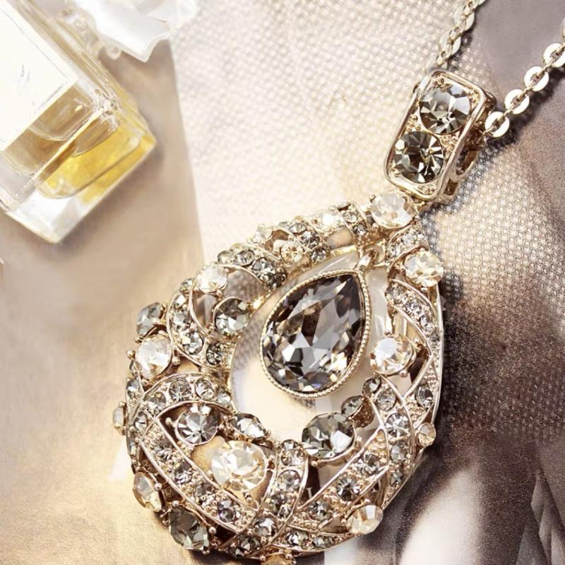 Light Luxury Simple Long Necklace Women's Autumn and Winter All-match High-end Sweater Chain Temperament Light Luxury Necklace Clothing Accessories