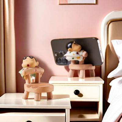 Crayon Shin-chan Βάση κινητού τηλεφώνου Δημιουργικό μικρό στολίδι Βάση κινητού τηλεφώνου Επιτραπέζια κούκλα γραφείου