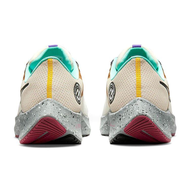 Nike Air Zoom Pegasus 38 Running Club - Sail Unisex Sneakers Brown Light-Smoke-Grey Rattan DO2337-100