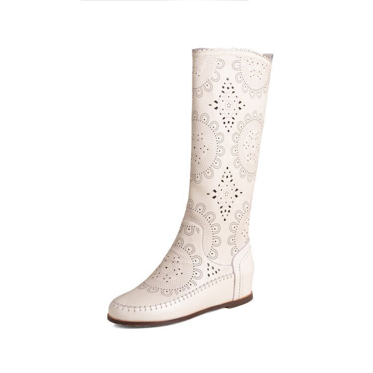 

Полые кожаные ботильоны на низком каблуке женские 2025 новые с внутренней платформой резной клиновидный каблук на мягкой подошве дырявые крутые ботинки женские высокие ботинки 39